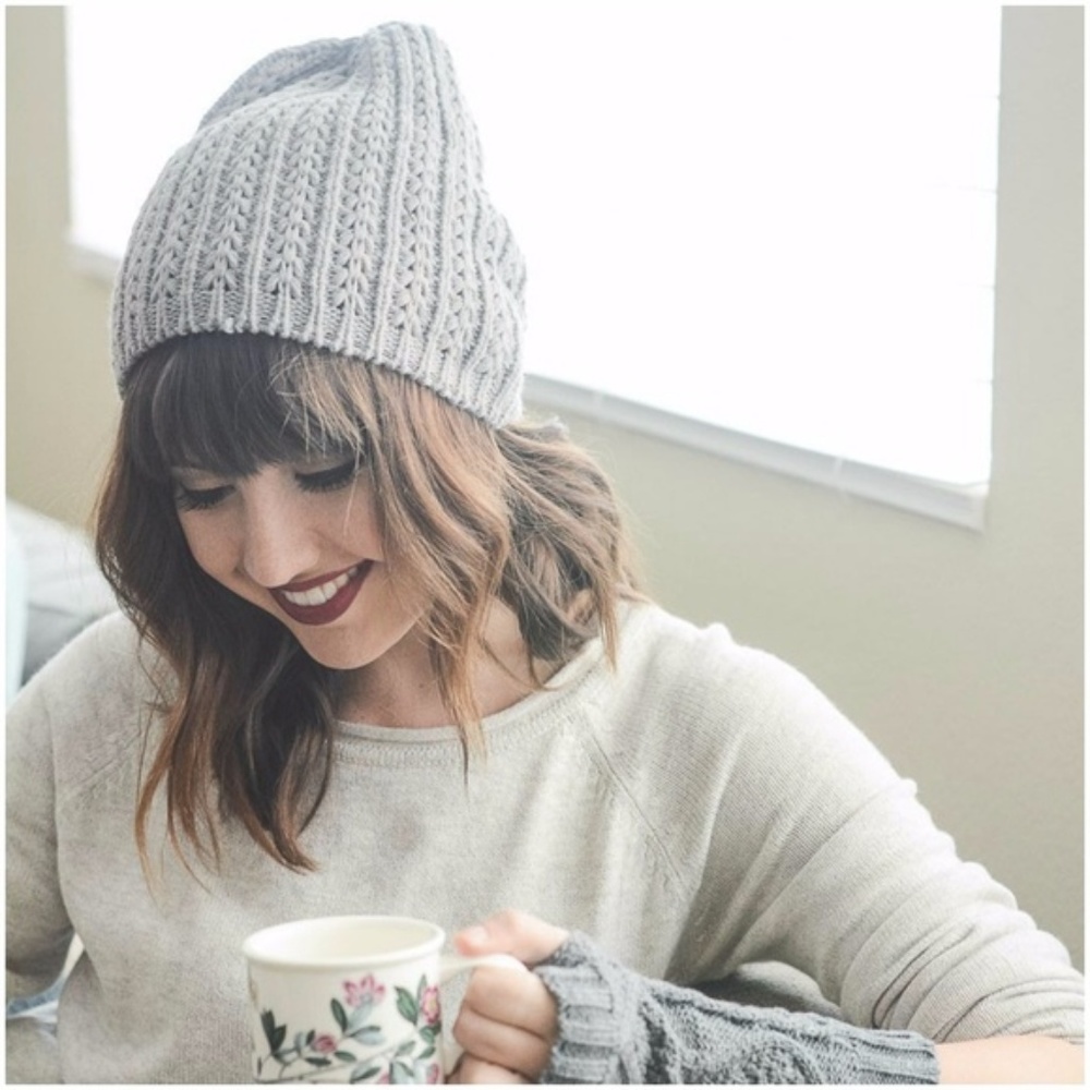 sloane // slouchy knit beanie hat in light gray